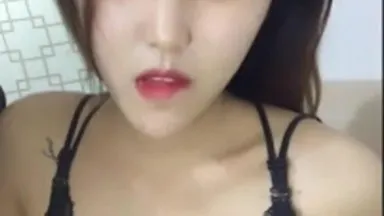 [Chinese anchor leaked] A beautiful anchor with good looks and sexy clothes and a great figure has sex with a loser man and has orgasmic squirting