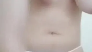 [Chinese anchor leaked] Innocent girl next door masturbates and shows off her slim figure, pink pussy, masturbates into her hole, drinks water and white juice