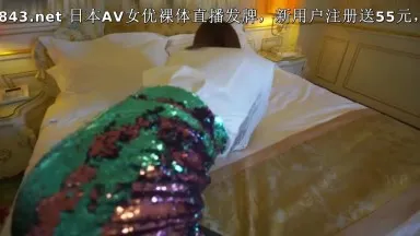 精品G哥白金版影片 美腿車模小馬蘇與攝影師模擬草逼