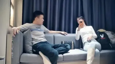 高价网约漂亮妹子，不只人长得美小穴也粉嫩～