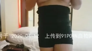 路边捡到的大奶妹！奶大屁股也大叫声也淫荡~