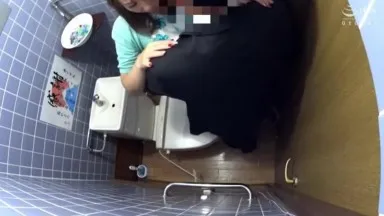 I picked up a married woman who was drinking alone at an izakaya and had sex with her at home. I also secretly filmed the whole process and sold it on film.