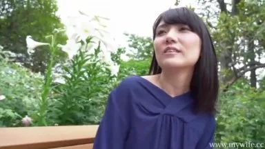 [Married Woman's Desire] Super Beautiful Amateur Wife Series Emi Uchida Age