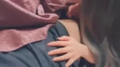 La recientemente popular serie [Taiwan SWAG] involucra a una hermana que duerme junto a su cuñado y se burla de su cuñado para que tenga relaciones sexuales en secreto. La heroína tiene una figura atractiva y una B sin pelo.