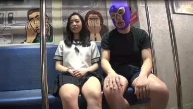 【オリジナル国内】地下鉄でいじめられる大きな目の女子校生