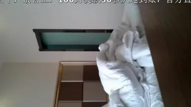 完璧な顔、長い髪、そして良い気質の美しい大学生とセックスパートナーがホテルの部屋にチェックインします。