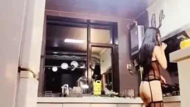 Irmã Vivian que adora meias - cozinheira sexy