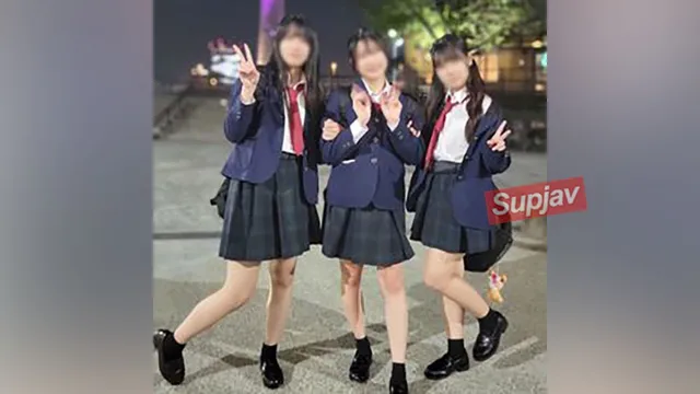 FC2PPV 4079839 Tres amigas de un colegio de niñas. Todo el creampie 4P