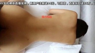 91 El último trabajo filtrado de Feng Yin Niao Sing: una joven modelo que se parece a Guan Xiaotong fue atrapada en un hotel por las reglas ocultas del director 1080P HD versión original 1