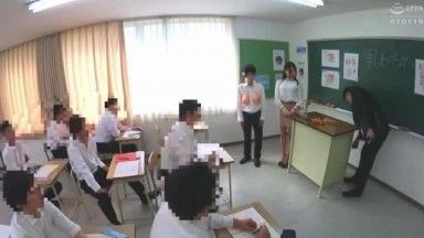 羞恥 新任女教師が学習教材にされる男子校の性教育 生徒の目の前で無遠慮な指が膣に挿入される！プライドは崩壊するが、子宮の奥から愛液があふるれ出る