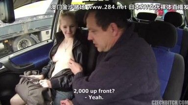 [King of Car Bumps] Riding a ride with the beautiful Ukrainian girl Liya, she plays with car jabs. Her pussy is so tight that it feels so exciting to fuck her. It saves you money on the fare and relieves the itching of your little pussy. It’s a good deal. Full HD version.