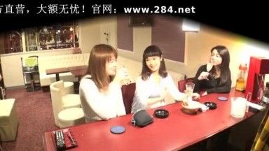 EB-158 三名女大学生在失败者团体约会结束后进行复习！看起来好像烧得不完全，所以我约她出去，她马上就答应了！一场疯狂的狂欢爆发了！我们是好朋友，所以我们都会一起享受口交和性爱！虽然是初中生，但他还是笑着答应拍纪念照！