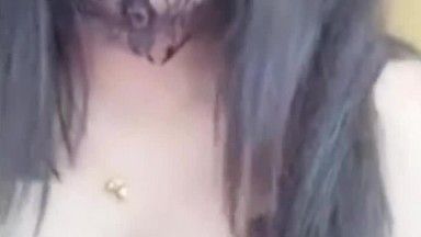 [Domestic Masturbation Live Broadcast] A veiled beauty anchor shows off her face and masturbates