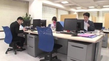 新人女子社員は、社内パパ活するフェラ上手でチ○ポが千切れそうになるぐらい頬を凹まし吸い込むソソるバキューム女子社員