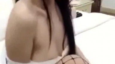 直播请来大美女色情表演