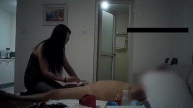 La sœur aînée, divorcée et riche de 37 ans ~ Portant des bas noirs pour venir à la maison se faire masser ~ Profitez du sexe oral, de la poussée mammaire et d'autres services ~