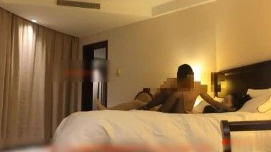 [Seleção local!] Kang Dashen marcou um encontro com uma garota do Instituto de Tecnologia em um hotel ~ Ele foi pressionado na cama e fodeu apaixonadamente assim que entrou no quarto durante as férias de verão ~