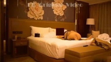 Tuve sexo con una chica periférica sexy en un hotel~ No pude soportarlo tan pronto como comencé a follar~ ¡¡Es demasiado largo~ ¡¡Es tan profundo~!!?