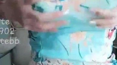 Fille parfaite ~ Vidéo version personnalisée des membres 2019 ~ Seins en chignon cuits à la vapeur sous un cheongsam en porcelaine bleue et blanche Changez-vous en cheongsam et jouez avec la chatte de tigre blanc !!