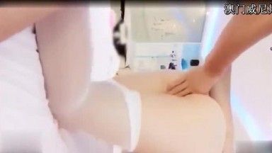 Goddess-level Internet celebrity beauty, cute little chubby sex with long-cock rich man in hotel