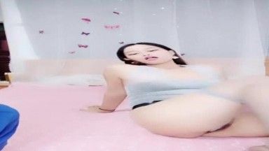 The flirtatious host’s cock eating live show, if you can’t blow it, then I’ll give you my dick