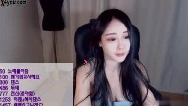 [Corea del Sud] Spettacolo di travestimento da presentatrice di una ragazza etero con lunghi capelli neri~Vari bikini ti faranno sanguinare il naso~