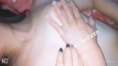 È trapelato un video della Fata delle Fragole e del suo ragazzo che fanno sesso in privato!! Un sesso al giorno ~ Sano ed educato ~