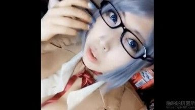 La belle fille aux gros seins ultime dans un uniforme couleur pêche est tentante ~ Photos privées couleur pêche de la fille COSPLAY ~