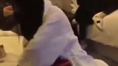 ¡Se vuelve viral en Internet! La protagonista femenina en la periferia de un país poderoso es demasiado feroz. Se expone una batalla de una noche en el Sheraton con 6 hombres y 600 puntos para la protagonista femenina (1).