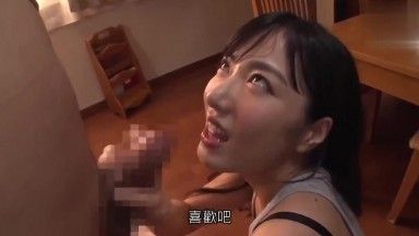 Yukana Yua被她死去的妹妹戴上綠帽子，並被操了3天，渾身都是汗。