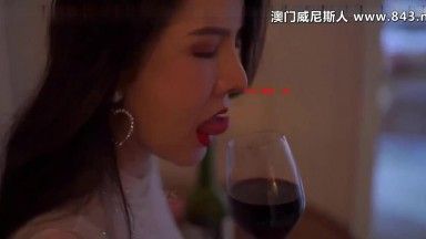 Guo Ge’s must-have product, the latest platinum version, mixed-race big-breasted goddess Li Lisa - a sommelier who seduces the wealthy man to eat his cock