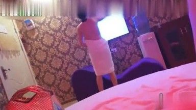 冬瓜哥水疗会所选秀挑了个19岁模特身材的贵州美女