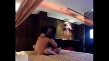 Marido engaña a joven, se ve linda loli, tiene sexo en hotel, pelea feroz