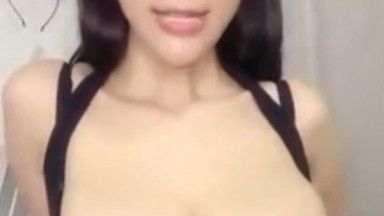 上海巨乳美女曾去日本拍过几部AV的退役女优回国直播约炮小哥哥 操了4次 超级骚