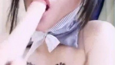 [Chinese anchor leaked] A beautiful girl with good looks raises her sexy butt to show you the welfare video of Ziwei eating her fat pussy