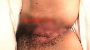 VX marcou encontro com uma beldade da escola com pernas lindas e sexy para fazer sexo em um hotel, ela arrancou a meia preta e fodeu com força, ela não parava de gemer