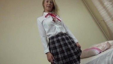 Japanese pick-up sex with a beautiful blonde girl who looks good in a uniform found in Eastern Europe (Senior version)