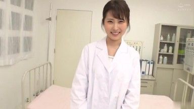 Under the white coat is a shaved pussy! A school nurse with an erotic body brushes a virgin dick! I'll teach you a naughty health lesson♪