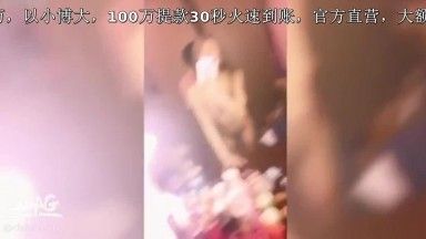 見栄えの良い女神チンは、コンドームなしでネチズンとセックスします。彼女は非常に美しいアワビのピンクの穴を持っており、アワビが潮吹きするまで彼女を性交します。