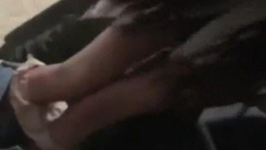 È trapelato l'ultimo video privato di una ragazza dal seno prosperoso che fa sesso con il suo ragazzo, fa sesso da dietro nel corridoio, si inginocchia, lecca e fa gola profonda, esposto per strada, video privato ad alta definizione 720P, originale 1080P ad alta definizione versione senza filigrana