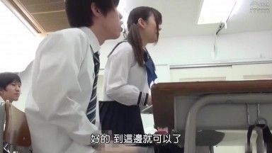 親密男女學生挑戰！上課時避開老師眼光幫男生打手槍！ -DVDMS-424-