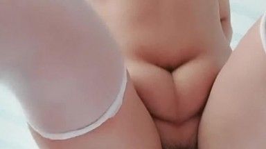 The handsome guy fucks the sexy young pussy~his face is exposed throughout the whole process and he has a lot of fun High! The delicate oral sex makes my brother’s dick feel so good~