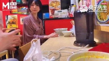 うさぎさんがラーメン屋で超可愛い女の子をナンパして拷問され激しく三穴を貫かれる