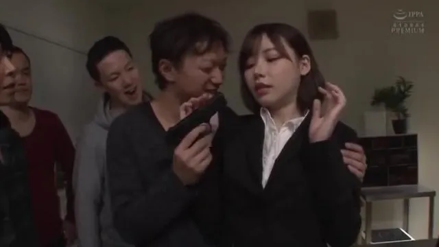 囮捜査官エイミ ―ヤリサー潜入中出し編― 深田えいみ