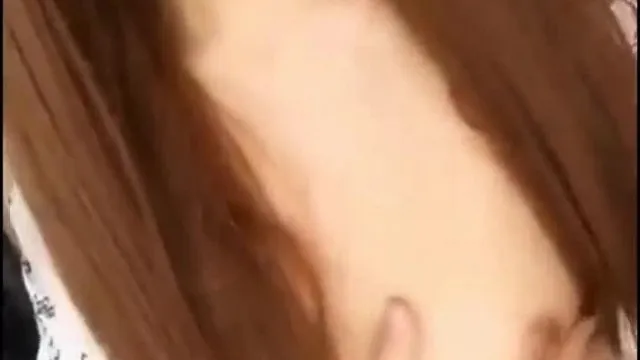 脑残的女大学生想做网红穿着丝袜自拍自慰视频看她逼逼应该被不少人日过1
