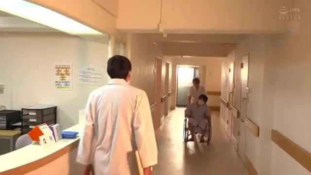 密着セックス～真夜中の訪問で求め合う寂しい人妻と男の不