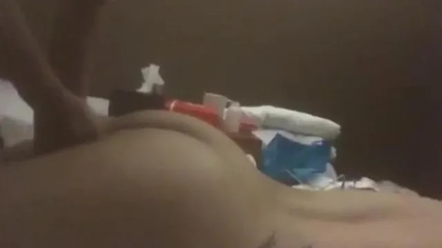 好嫩的小穴看着就像操1