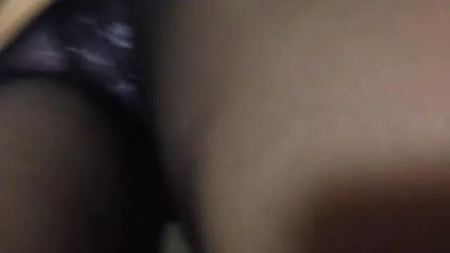 終於搞定了剛搬來不久的氣質女鄰居,身材修長性感,主動要求自拍說：射在臉上,我是騷逼小騷貨,操的好舒服,快乾我小騷穴！ 1