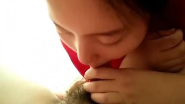 逼逼嫩的想让人吹一下720P无水印1