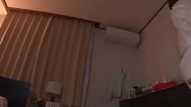 HND-698 彼女のお姉さんがとんでもないボイン！！ こっそり誘惑されて声ガマン中出しさせられちゃった僕。 松本菜奈実